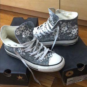 Floral Print High Top Grey Converse (6M)